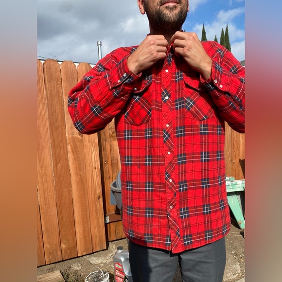 Wrangler button down, plaid, lined jacket - Picture 6 of 16
